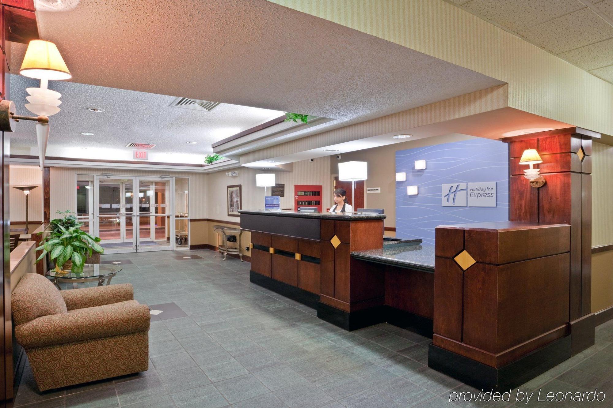 Windsor Inn & Suites Dodge City Beltér fotó