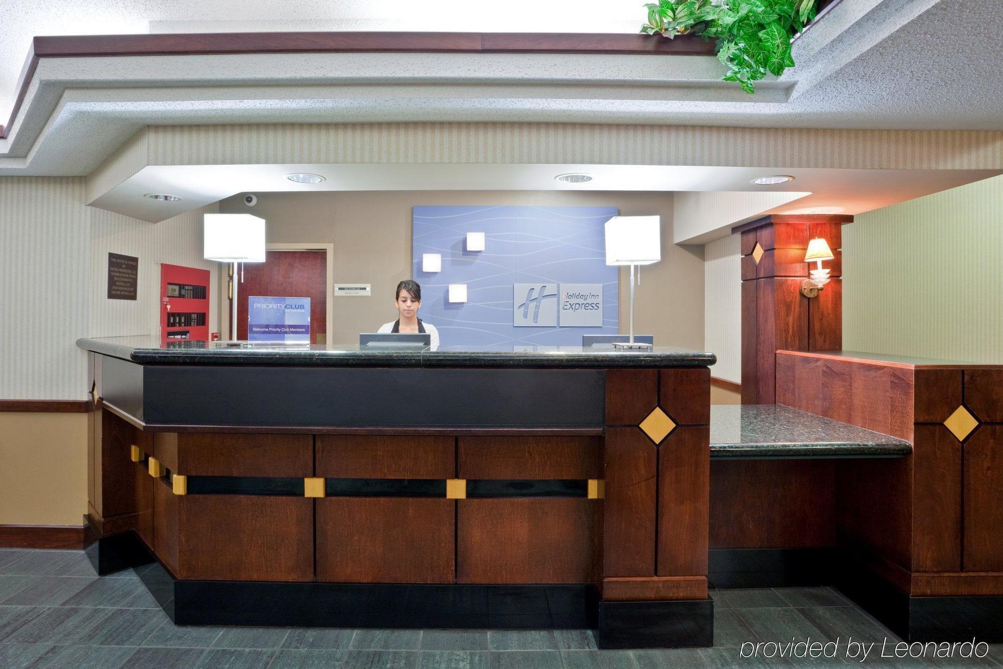 Windsor Inn & Suites Dodge City Beltér fotó