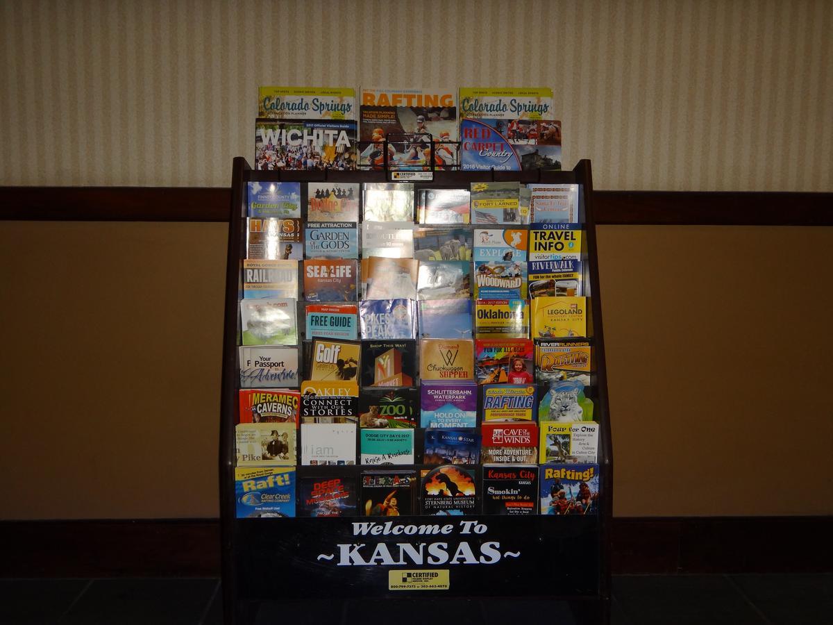 Windsor Inn & Suites Dodge City Kültér fotó