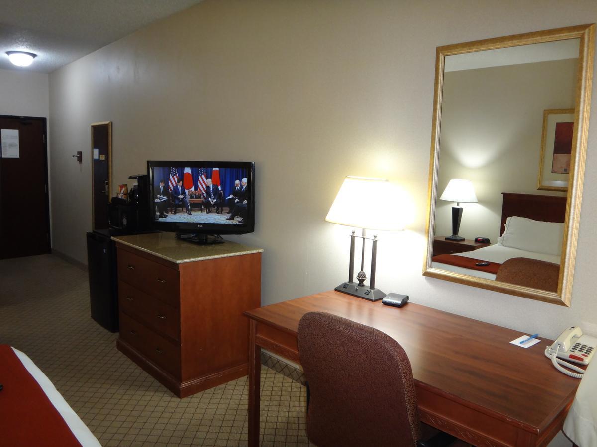 Windsor Inn & Suites Dodge City Kültér fotó
