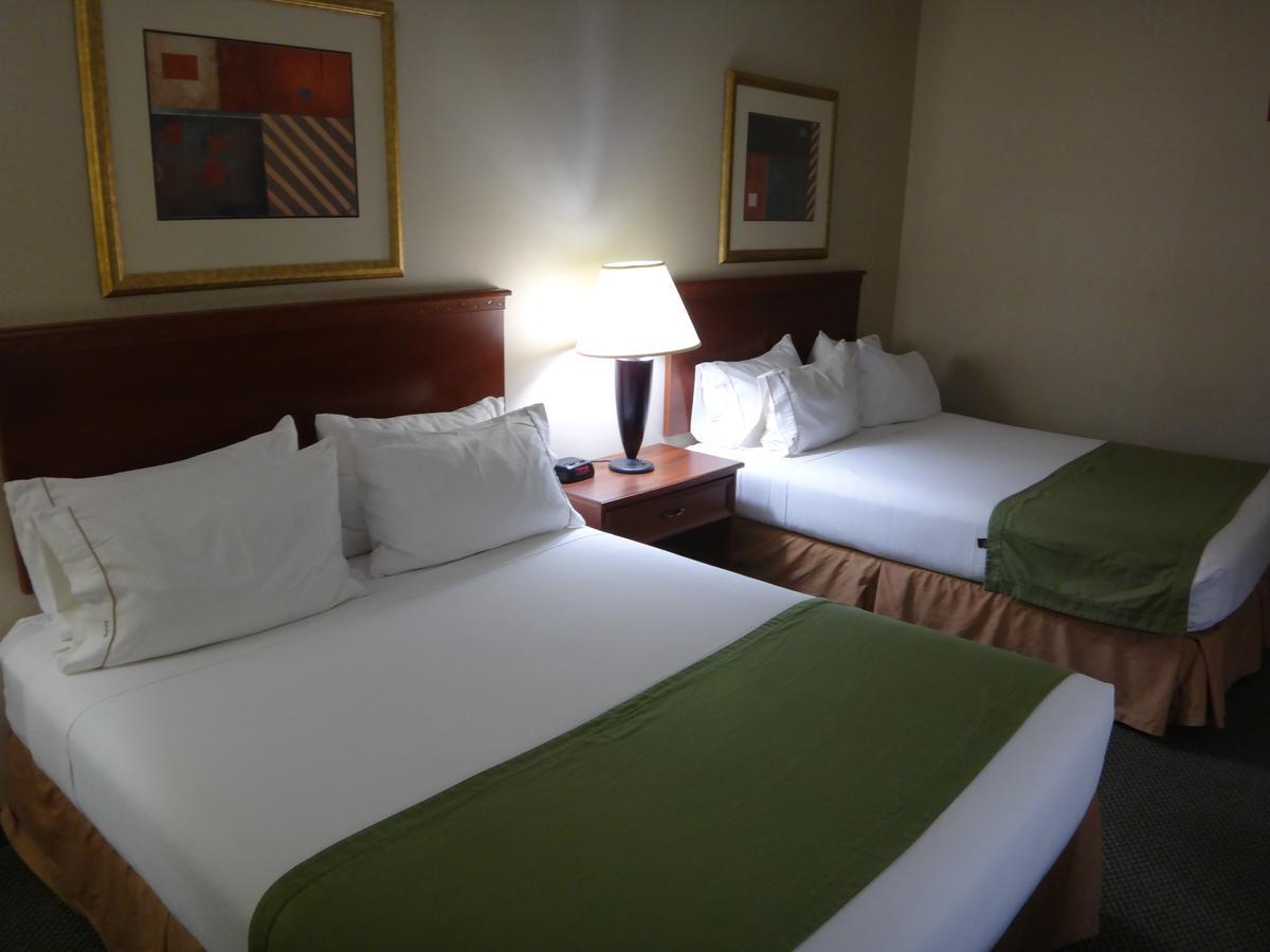 Windsor Inn & Suites Dodge City Kültér fotó